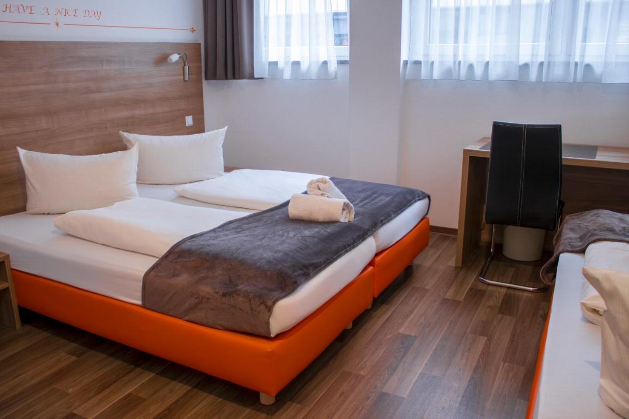 Orange Hotel Und Apartments Neu-Ulm Exterior foto
