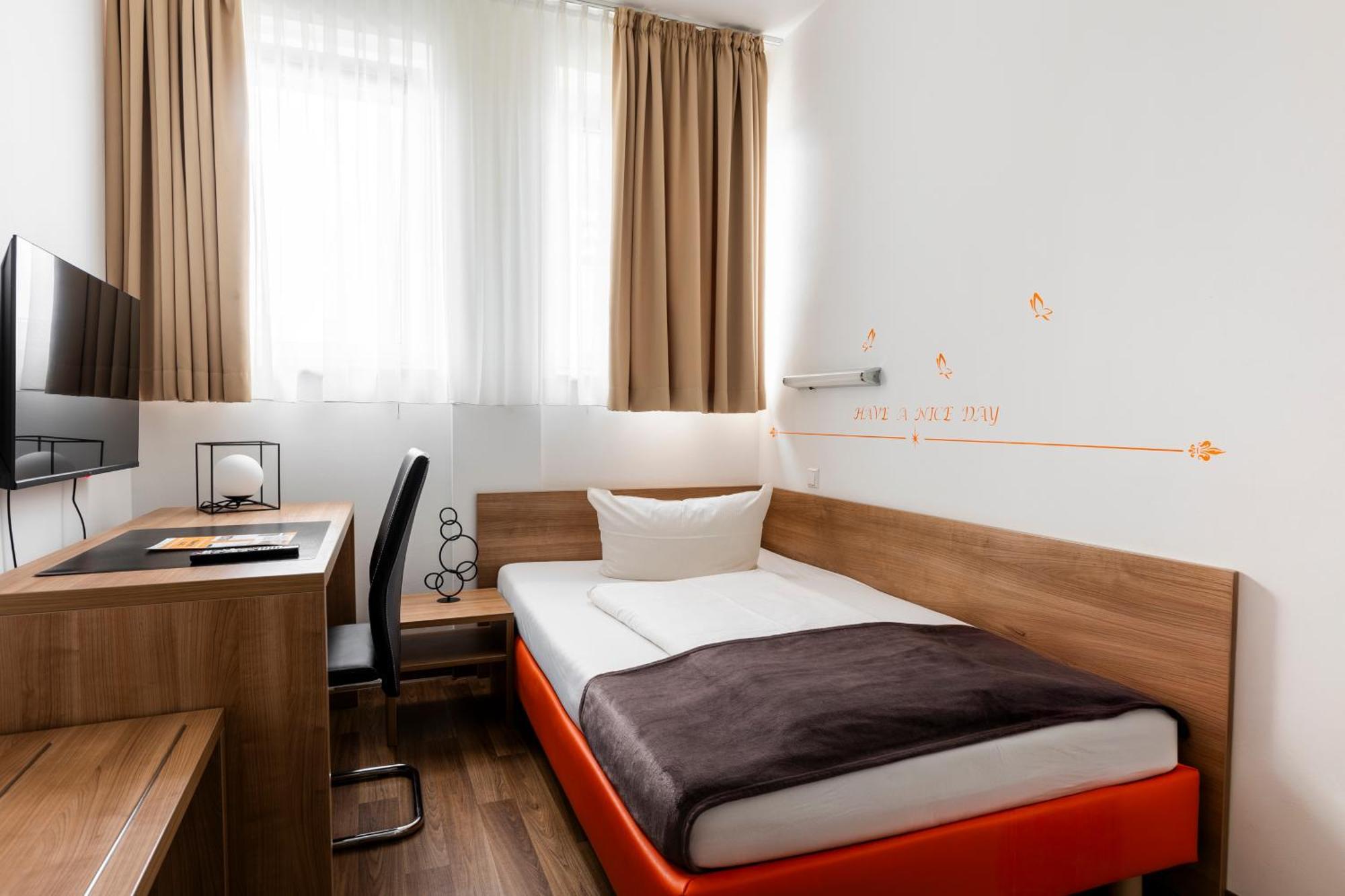 Orange Hotel Und Apartments Neu-Ulm Exterior foto